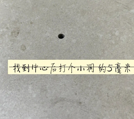 贵港瓷砖空鼓维修公司专业解答在瓷砖铺贴过程中，如果砂料搅拌不均匀，将会带来以下问题
