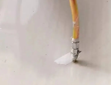 贵港瓷砖空鼓维修公司专业解答在瓷砖铺贴过程中，如果使用的砂料过粗（如全部使用了粗砂），可能会导致以下问题